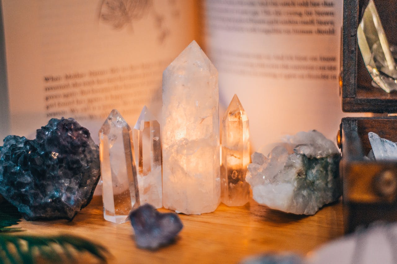 Meditating with Crystals: The Best Crystals to Use in Meditation Practice •  Eupterra